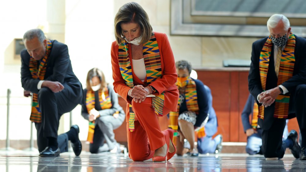 Lawmakers with Kente cloth