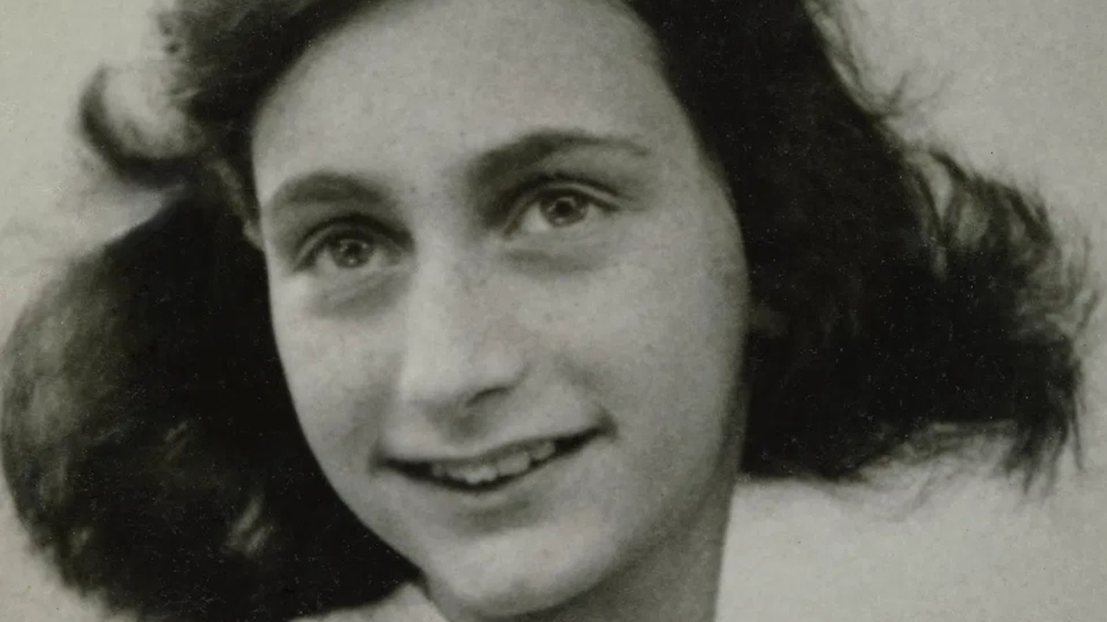 Dear Kitty The Real Reason Anne Frank Addressed Her Diary Entries To 'Kitty'