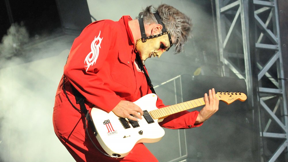 Jim Root playing