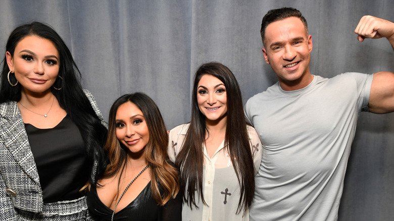 Cast members of Jersey Shore pose for a photo