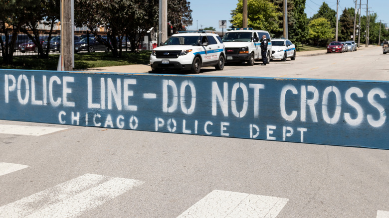 Chicago PD police barricade