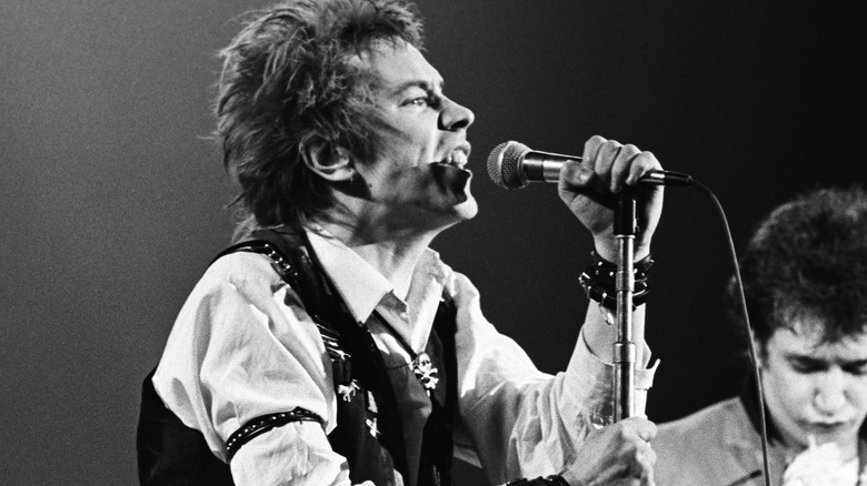 Johnny Rotten singing