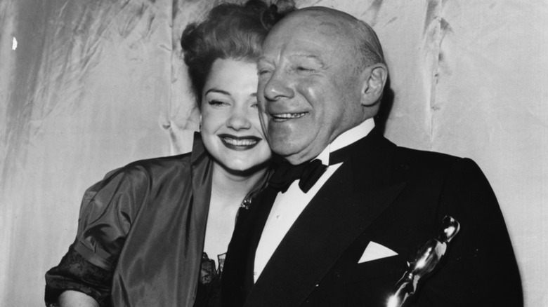 Edmund Gwenn with his Oscar