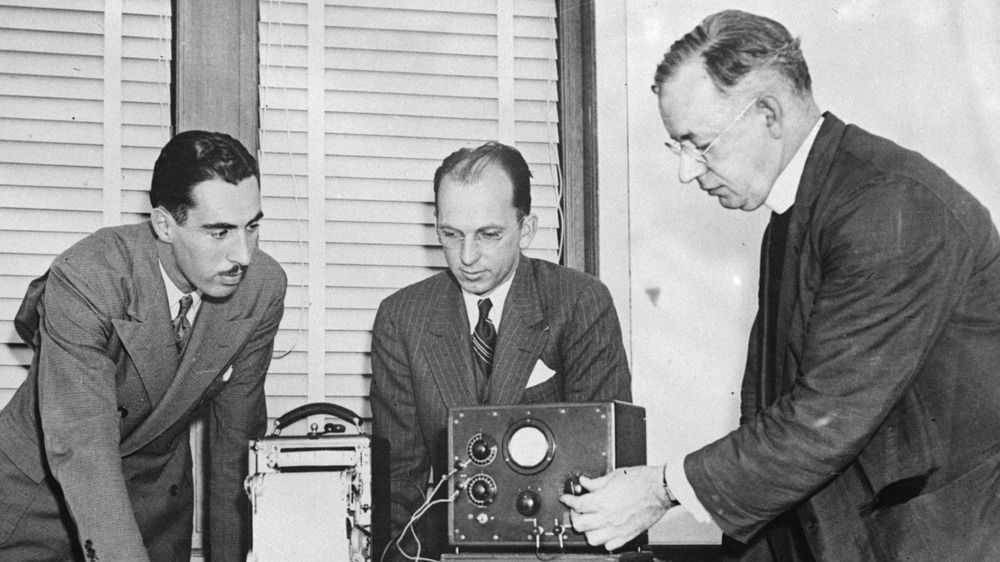 Polygraph test in the 1930s