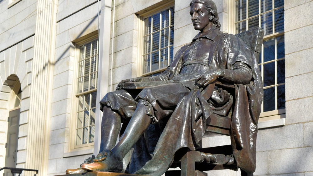 John Harvard statue