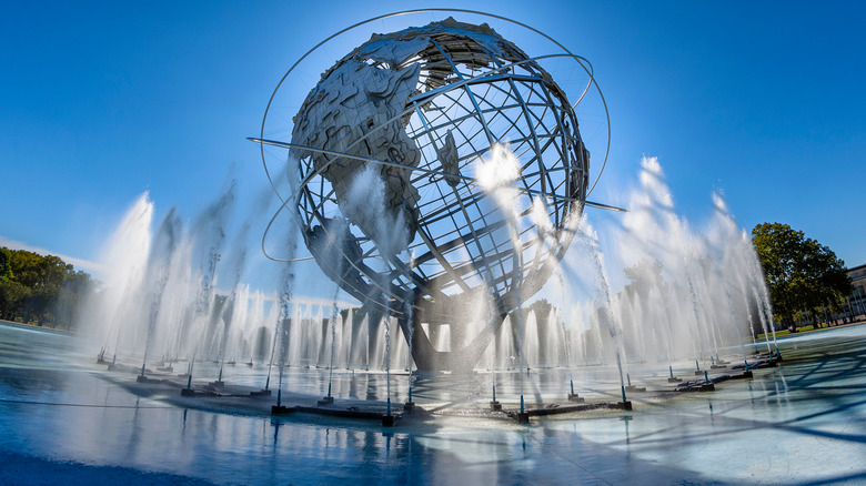 Flushing meadows globe