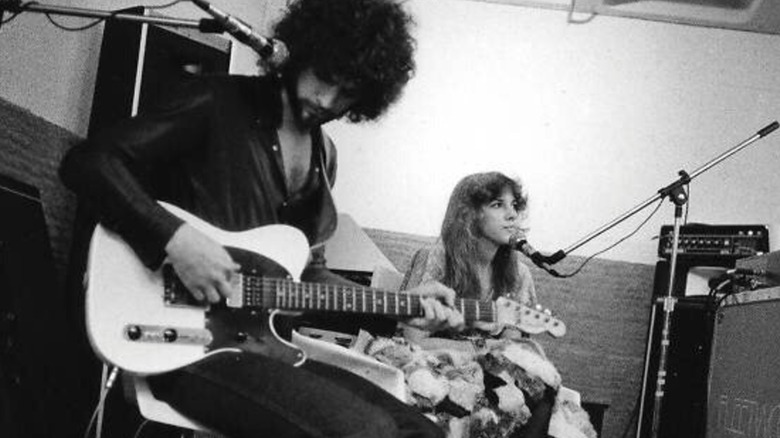 Lindsey Buckingham and Stevie Nicks sat in recording studio