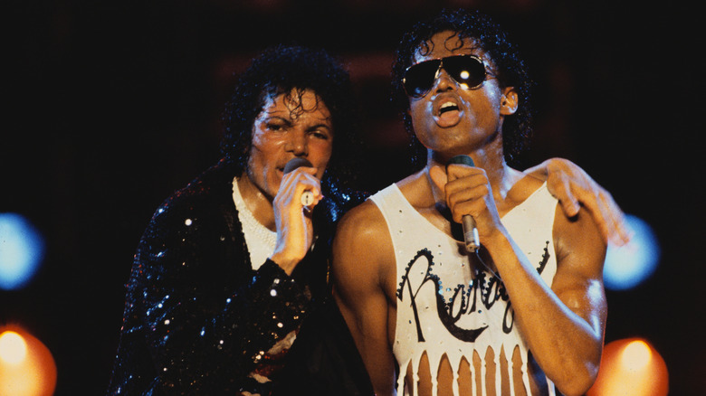 Michael Jackson singing during 1984 Victory Tour