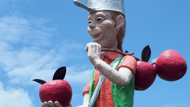 Statue of Johnny Appleseed