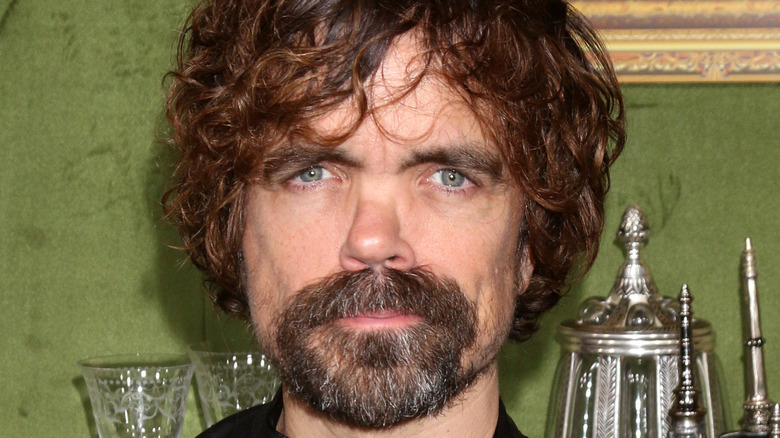 Peter Dinklage posing