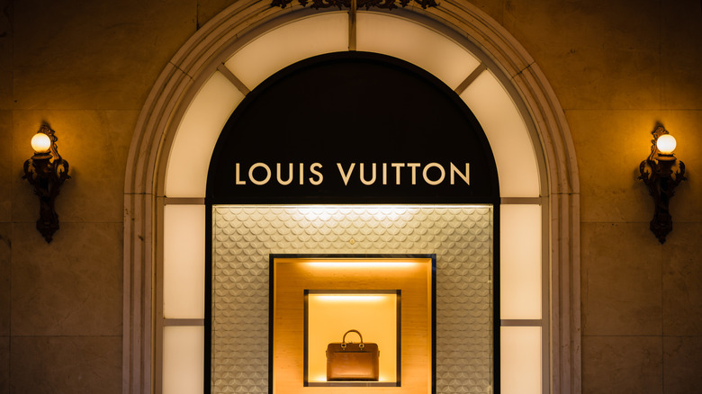 Louis Vuitton shop