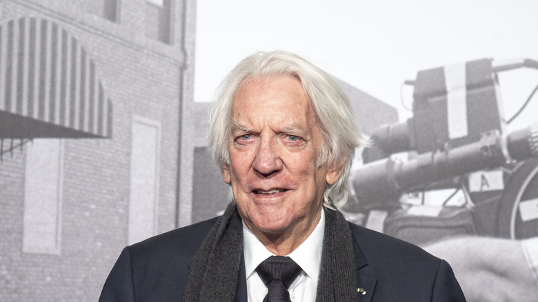 donald sutherland smiling suit
