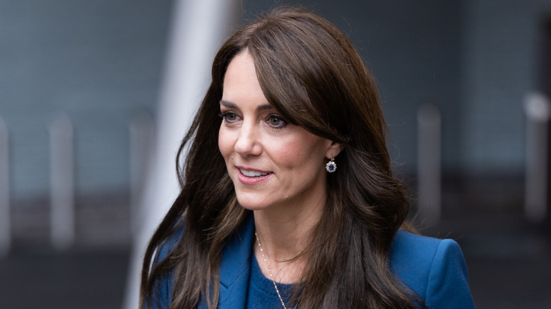 kate middleton blue suit