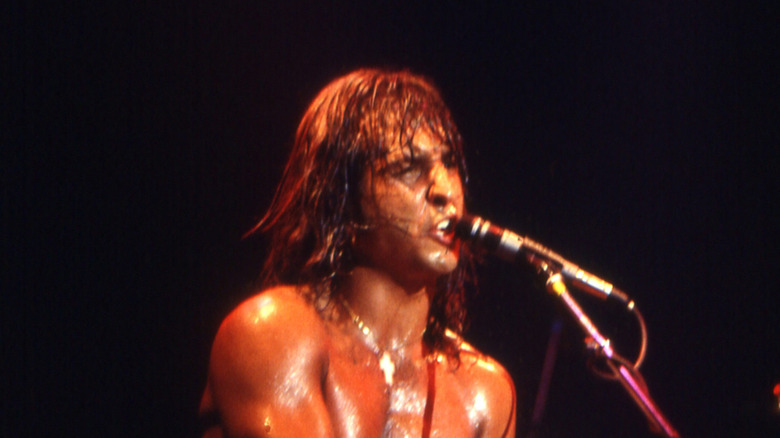 Steve Walsh sweaty during Kansas concert
