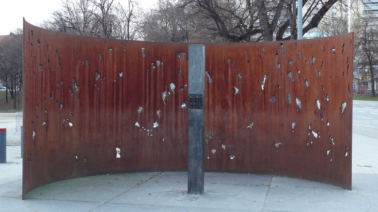 Munich Oktoberfest bombing pillar memorial