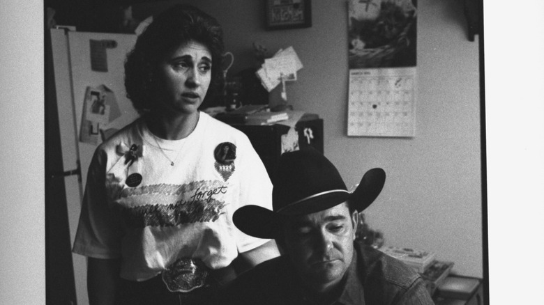 Amy Ayers parents at home