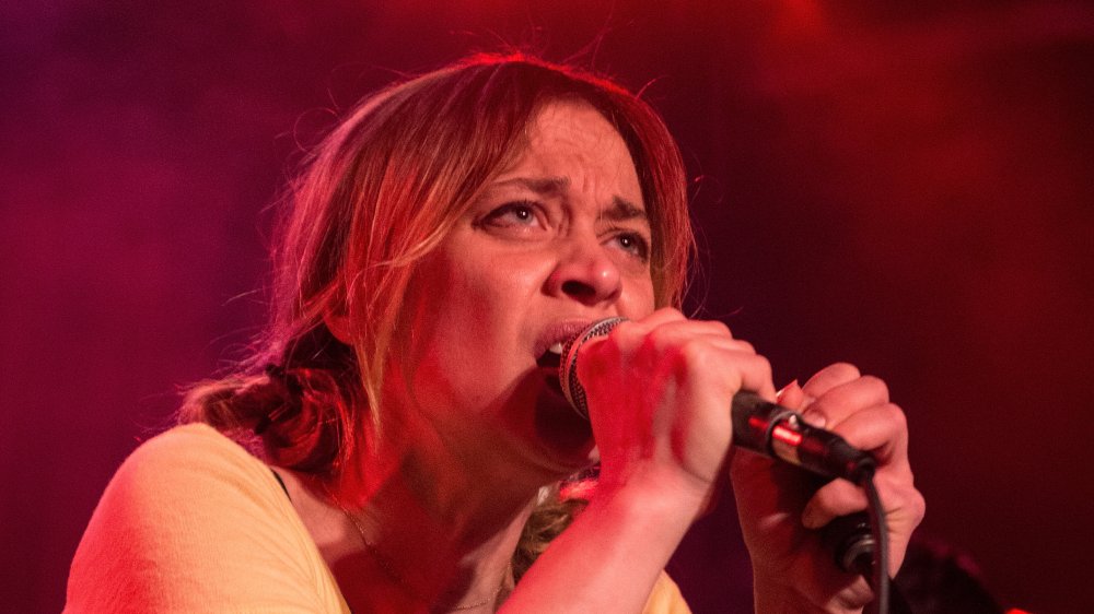 Fiona Apple performing in Nashville, Tennessee in 2015