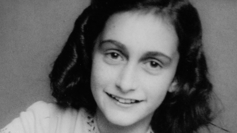  Anne Frank at school