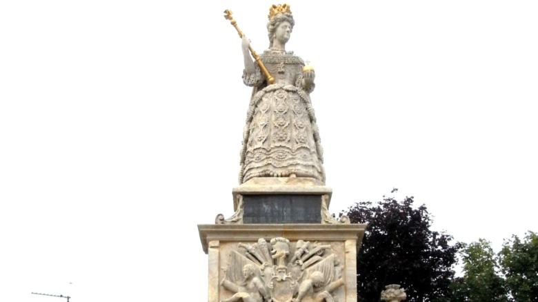 Statue of Queen Anne from 1708