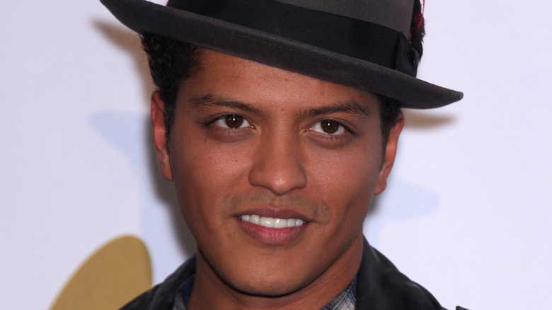 Bruno Mars wearing hat