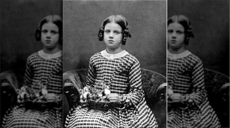 charles darwin's oldest daughter annie