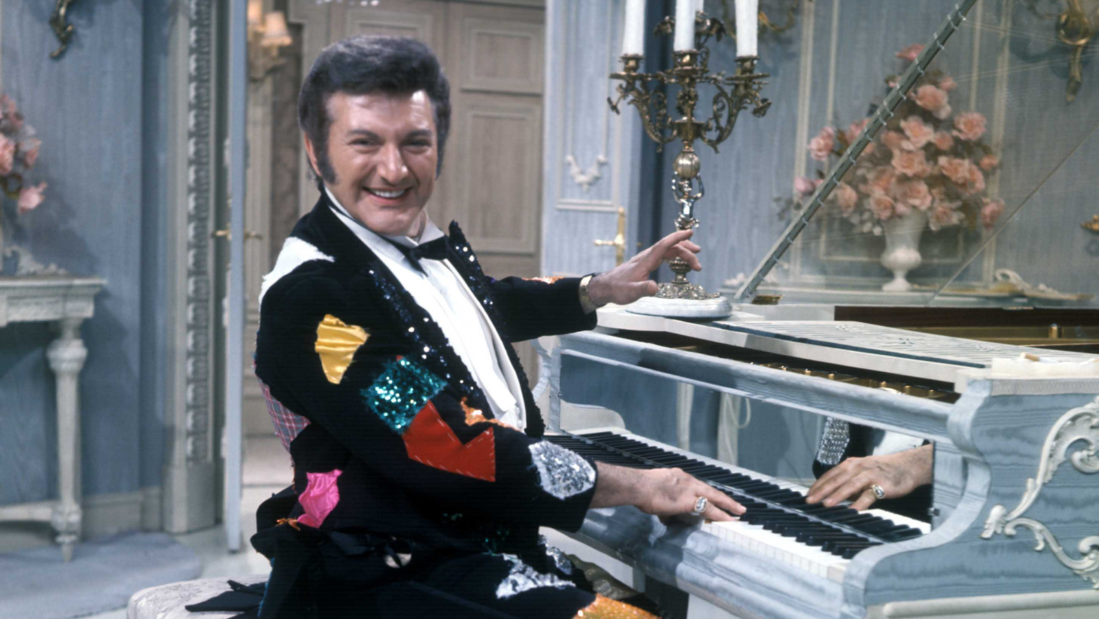 The Tragic Death Of Liberace