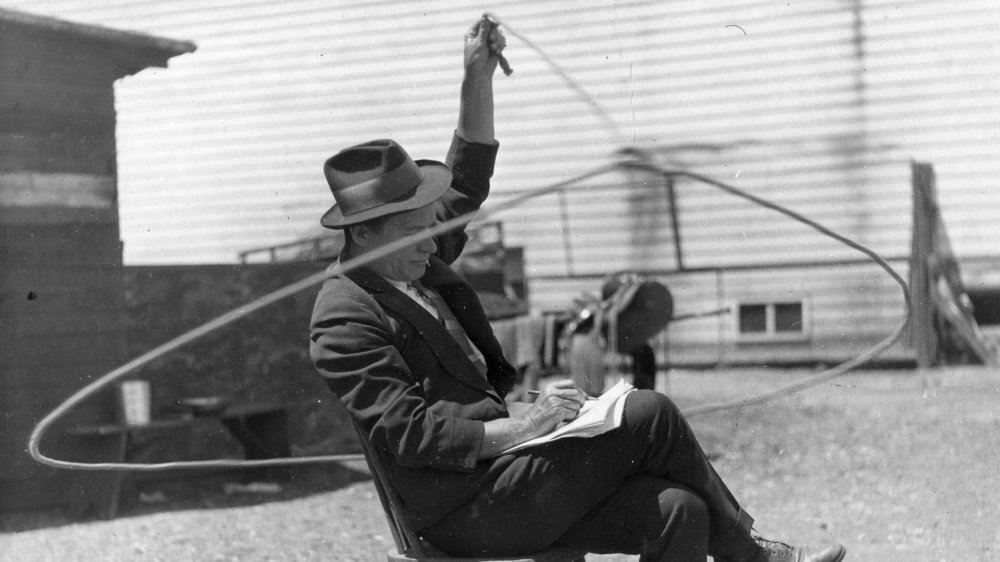 Will Rogers, writin' and ropin'