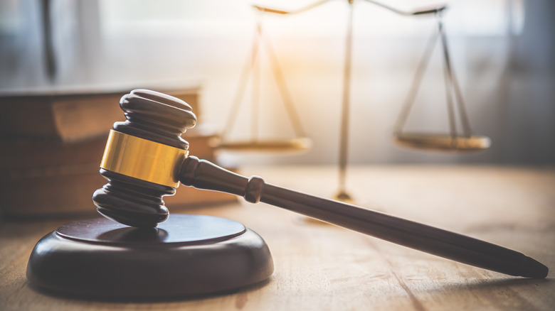 judge gavel