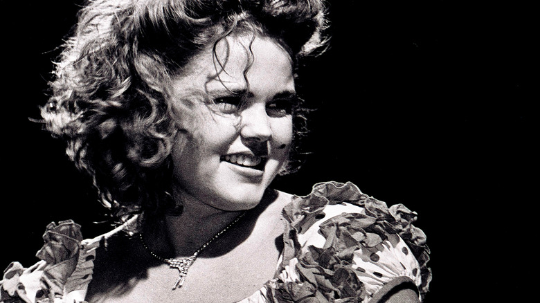 Belinda Carlisle performing 