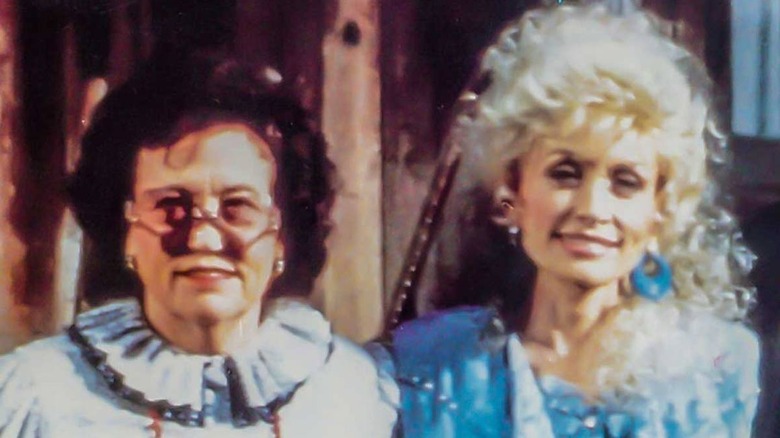 Dolly Parton with her mother, Avie Lee Parton