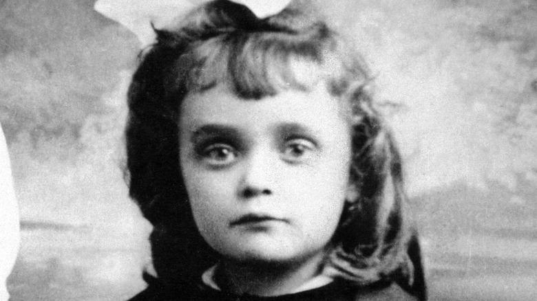 young Edith Piaf as a child
