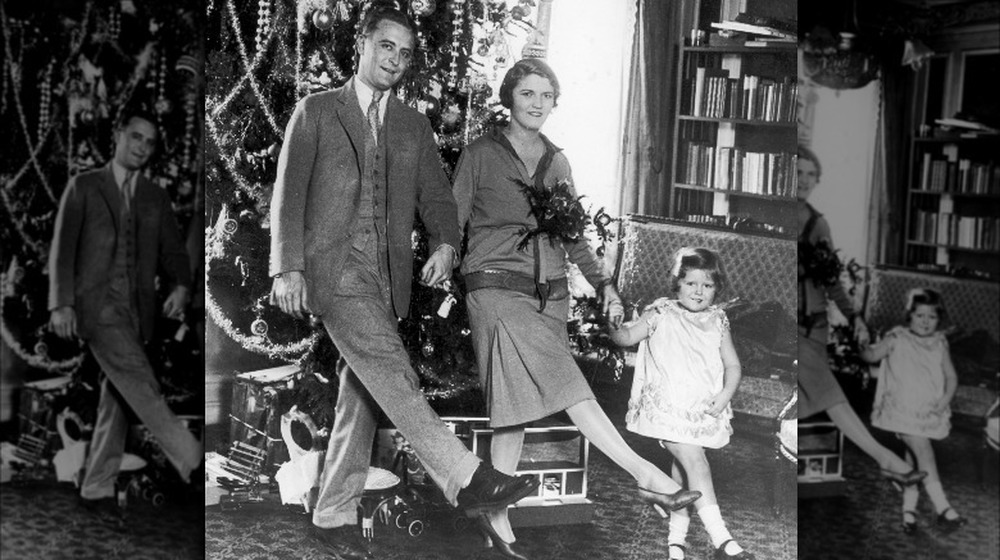 Fitzgerald family posing at Christmas