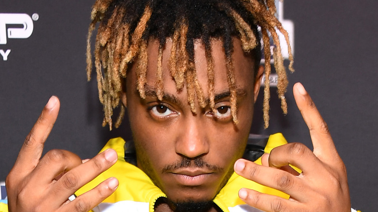 Rapper Juice Wrld in yellow