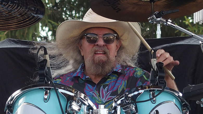 Artimus Pyle playing drums