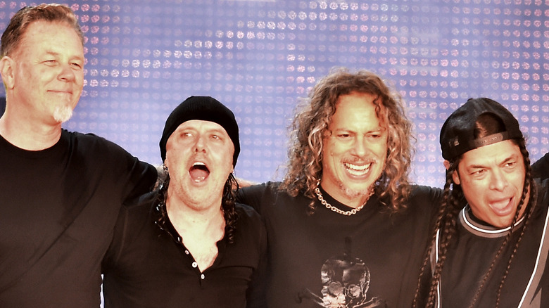 Metallica thanks the crowd