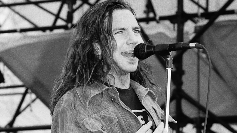 Eddie Vedder singing onstage