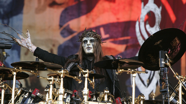 Joey Jordison behind a drum kit
