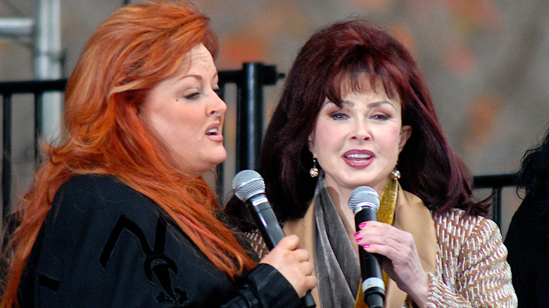 Washington DC. USA, 13th November, 2006 Naomi and Wynonna Judd perform together at the ground breaking dedication of the Martin Luther King Memorial