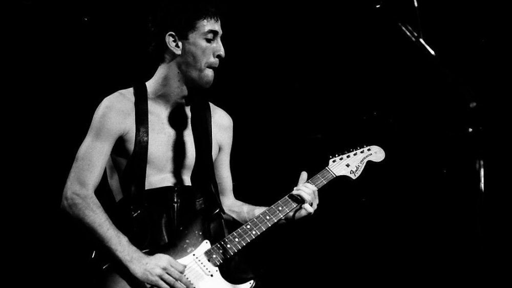 Hillel Slovak playiing guitar