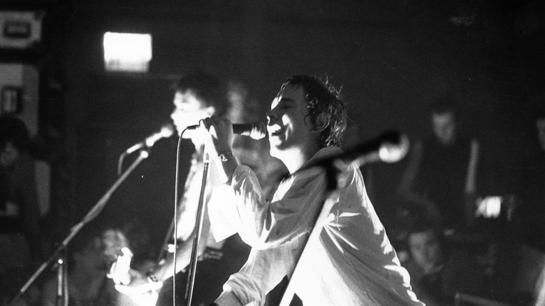 sex pistols performing