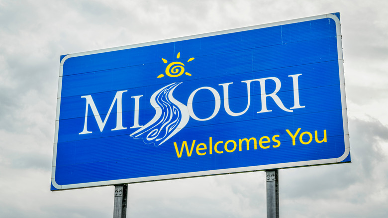 missouri welcome sign