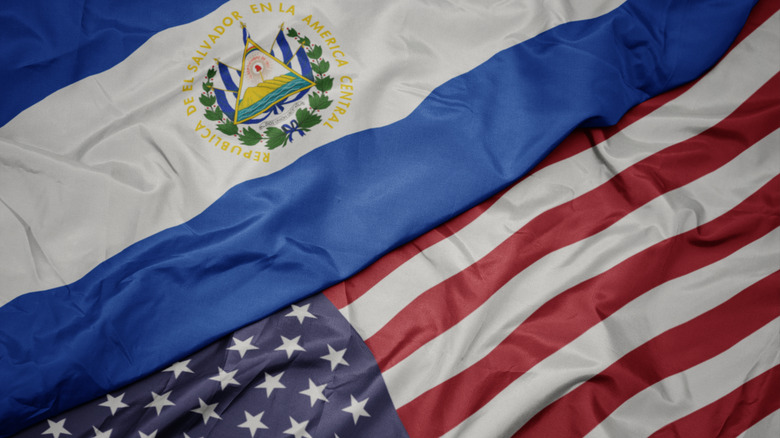El Salvador and U.S. flags