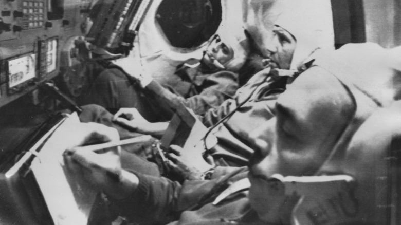 Soyuz 11 crew manning craft