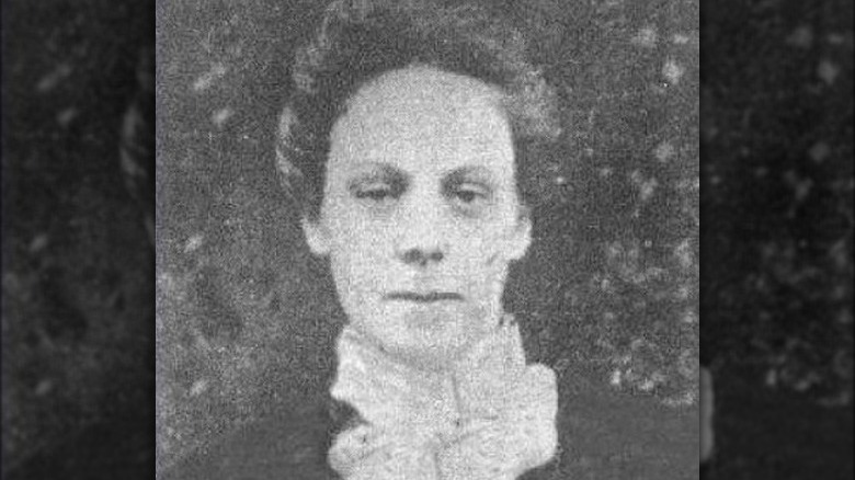 Rose Harsent posing for a photo