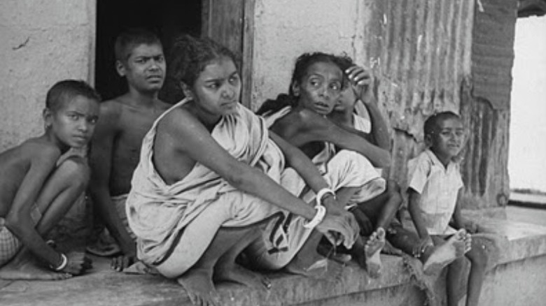 family sitting during Bengal famine