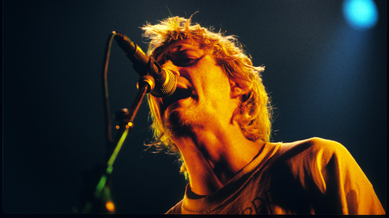Kurt Cobain singing