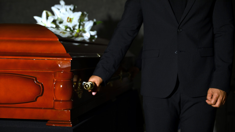 Funeral with coffin