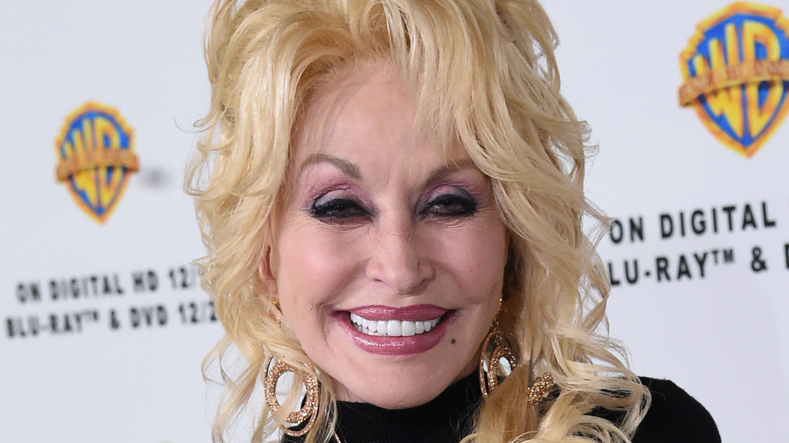 Dolly parton christmas movies 2025