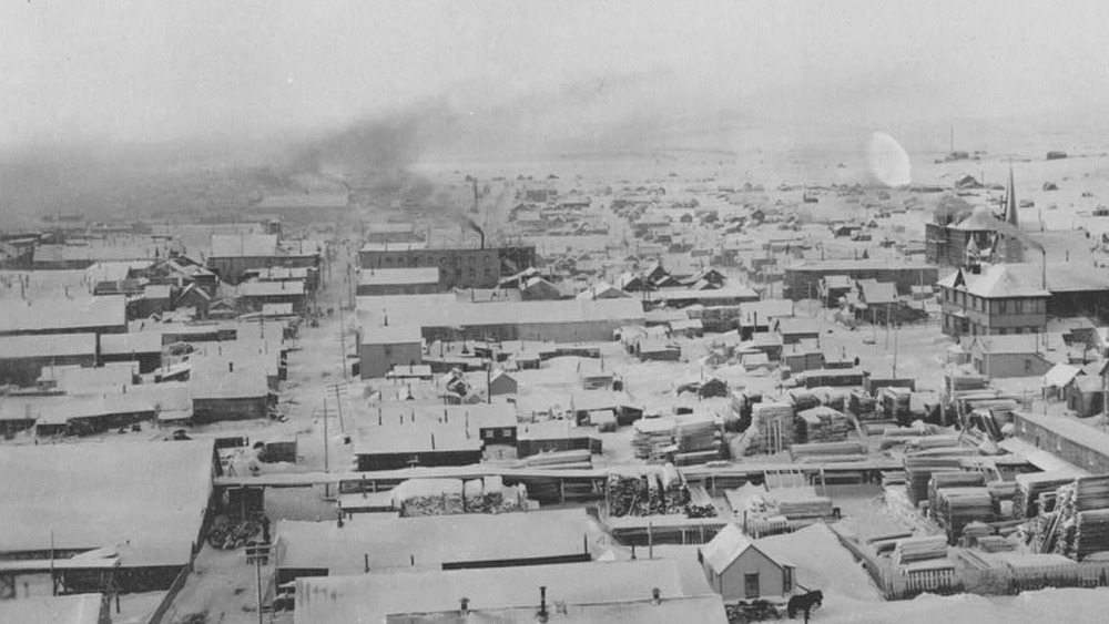 birds eye photo of Nome showing roofs of buildings