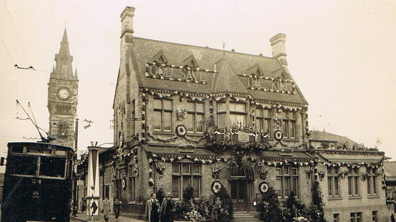 Darlington Town Hall, decorated for the 1937 coronation